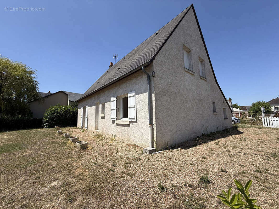 Maison à LA VILLE-AUX-DAMES