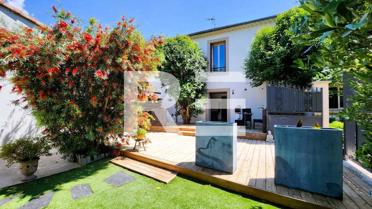 Maison à VEZENOBRES