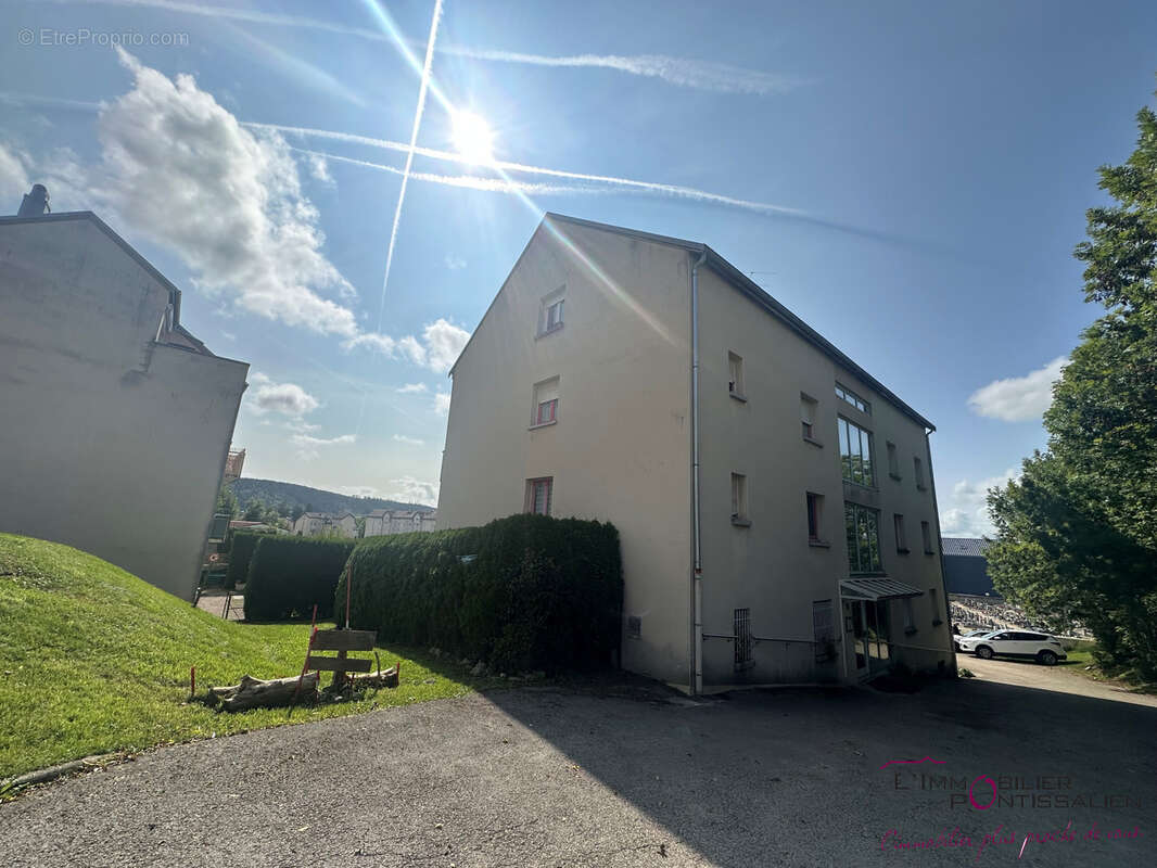 Pontarlier - appartement t3 - balcon - garage - photo 9