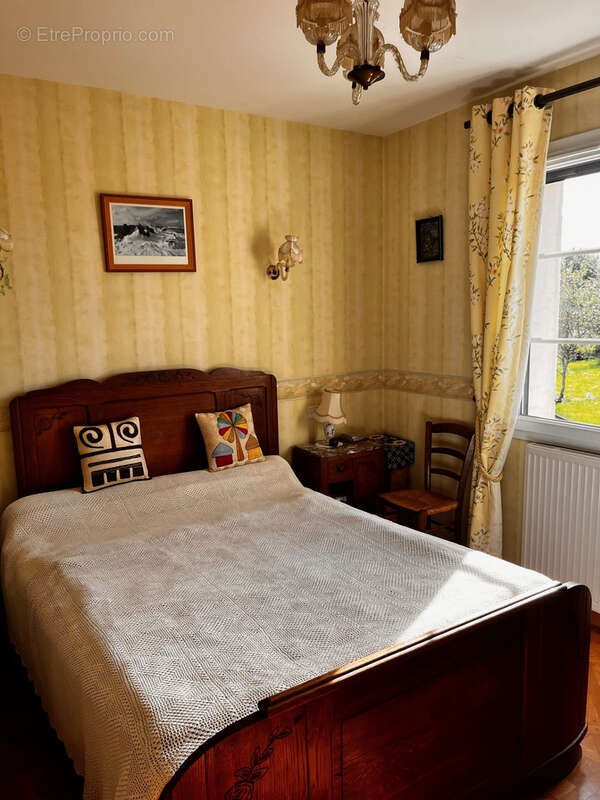 Maison à VARS-SUR-ROSEIX