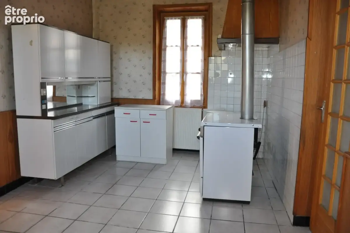 Maison de village à fort potentiel   Idéal investisseur ou projet familial - photo 4