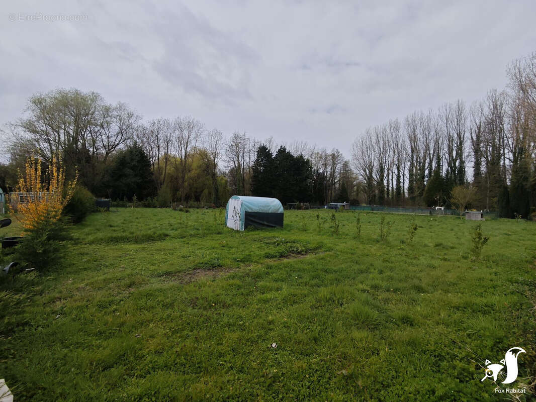 Terrain à THUN-L'EVEQUE