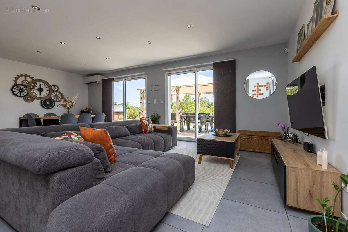 Vente Maison Arandon-passins(38510) 320 000ï¿œ - photo 2