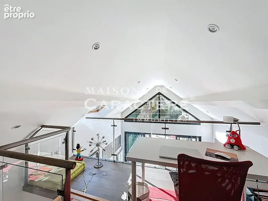 Maison de charme individuelle avec triple Séjour & Hauteur cathédrale - photo 5