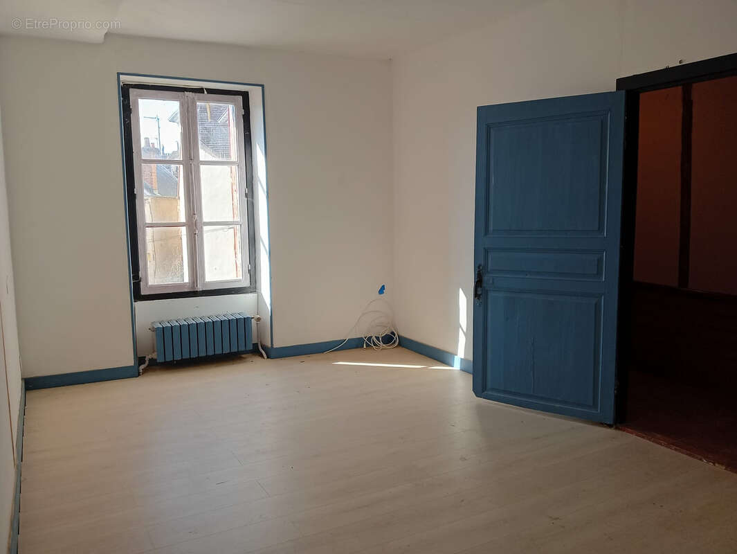 Maison à SURY-EN-VAUX