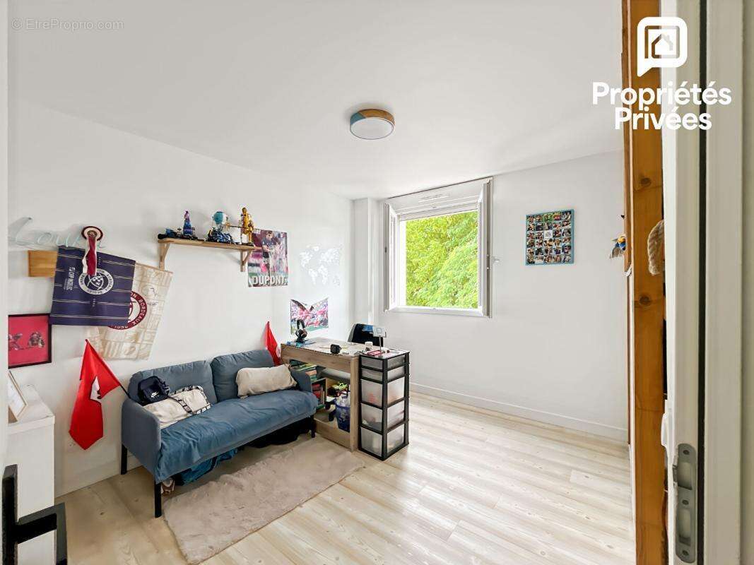 Maison Parempuyre  120m2  Jardin 382m2  Piscine  369 000 - photo 11