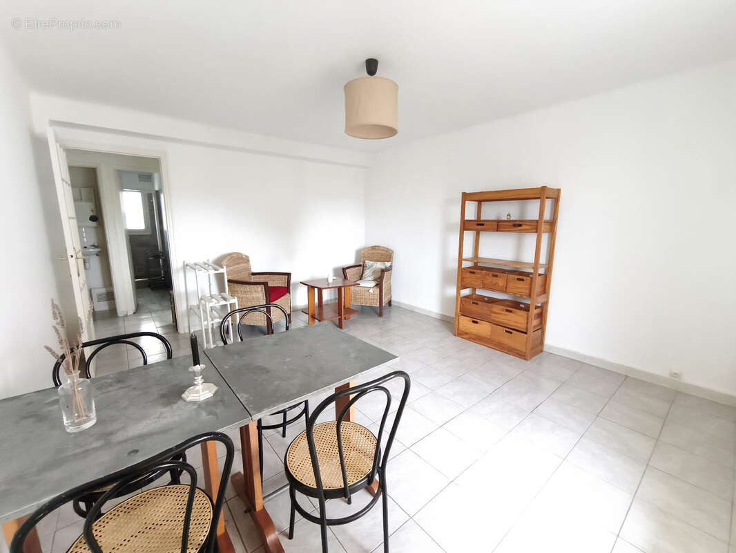 Appartement à SIX-FOURS-LES-PLAGES