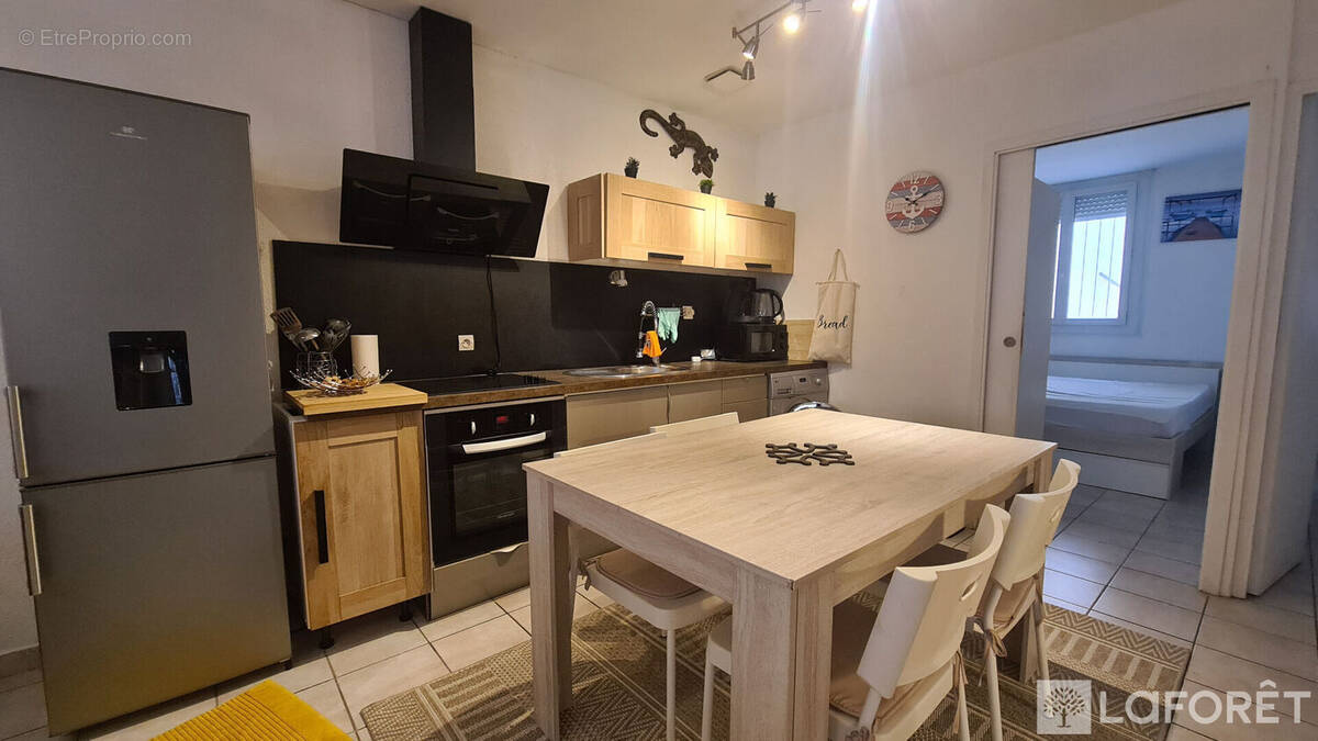 Appartement à MEZE