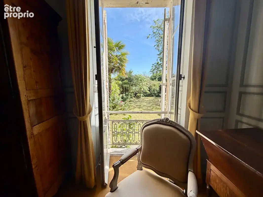 Magnifique Hôtel Particulier, quartier historique de Saintes, tout à l'égout - photo 4