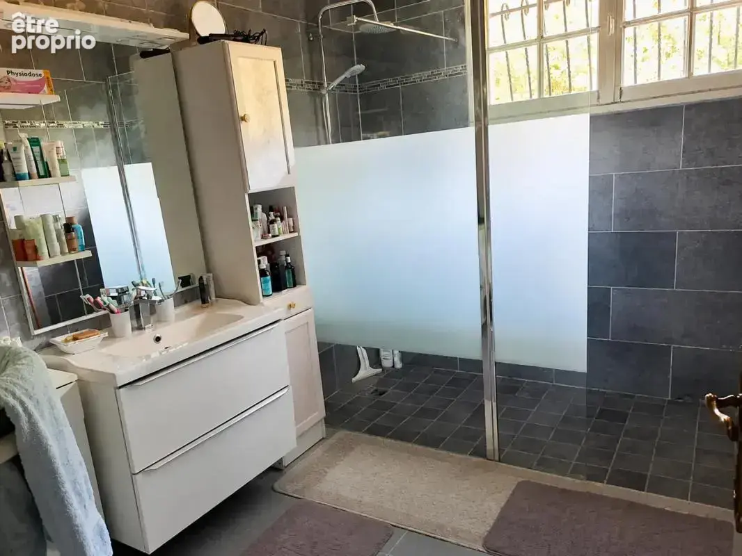 Maison de 12 pièces de 240 m² à Mormant - photo 23