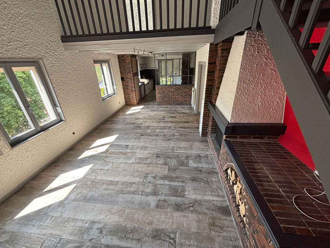 Maison La Cluse Et Mijoux 6 pièce(s) 218 m2 - photo 6