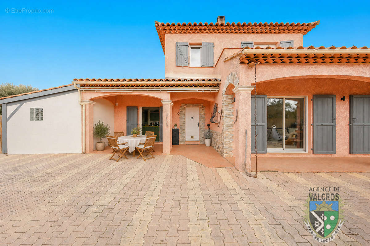 Villa de prestige avec piscine et pool house  a la londe les maures proche des plages - photo 2