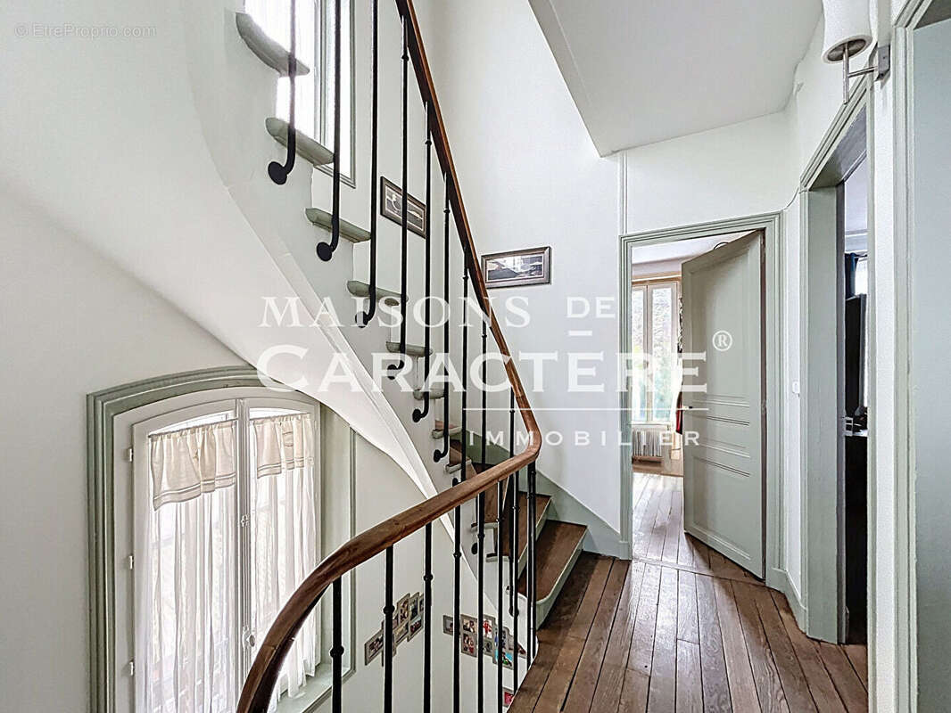 Maison à VERNEUIL-SUR-SEINE