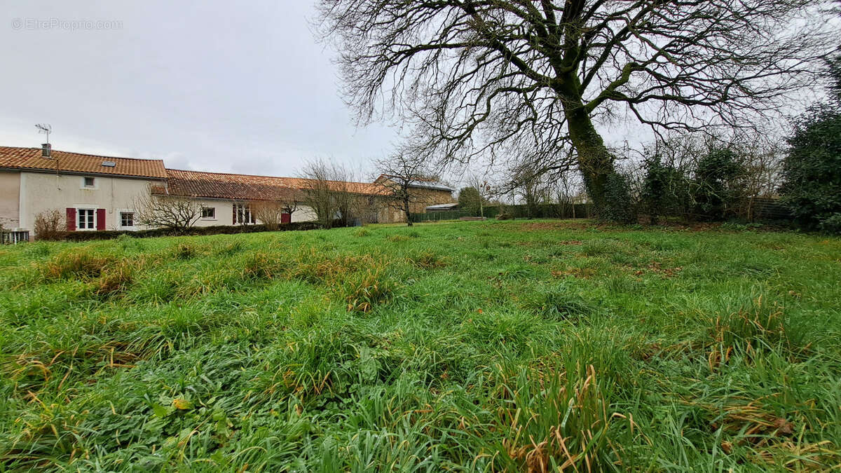 Maison à SAINT-PARDOUX