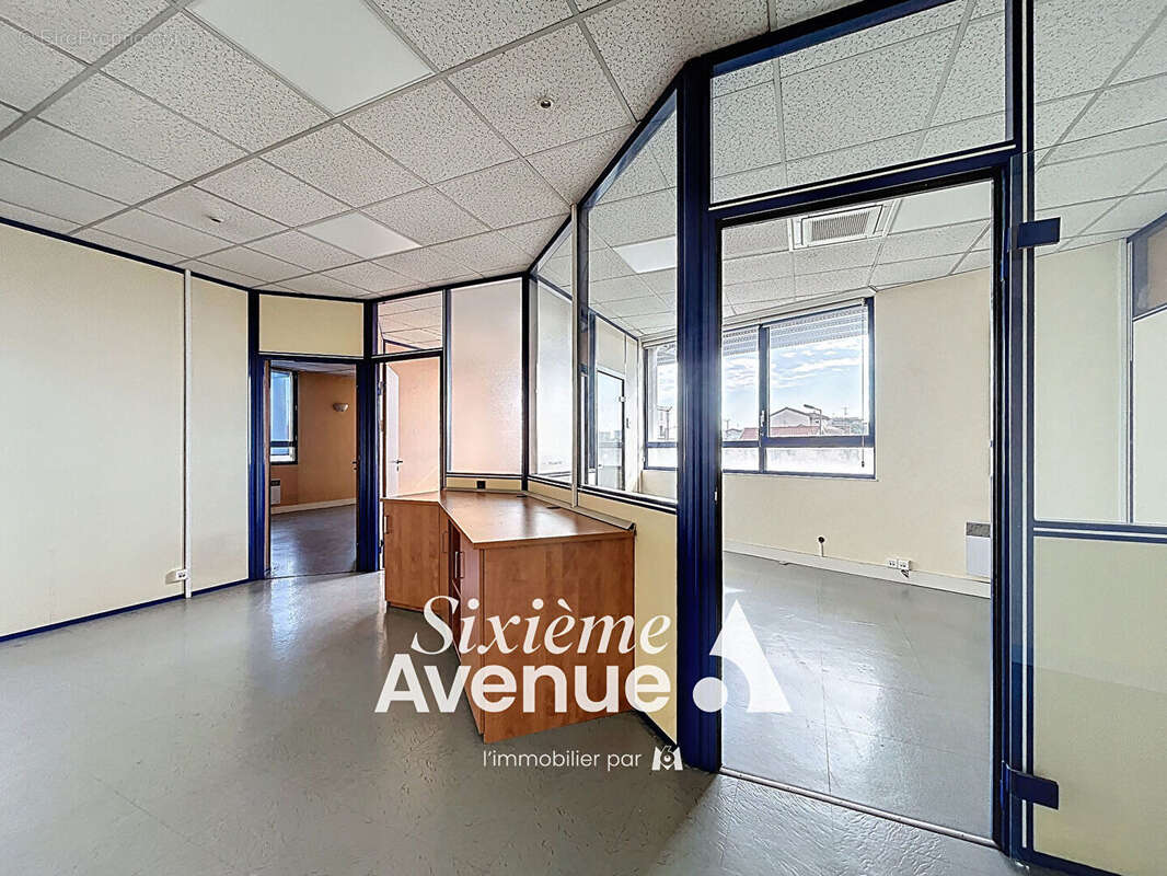 Commerce à VAULX-EN-VELIN