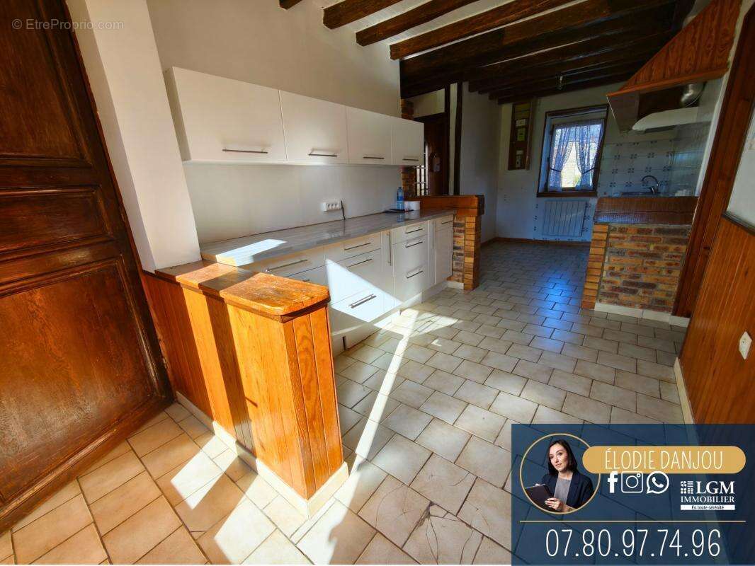 Maison à PERONVILLE