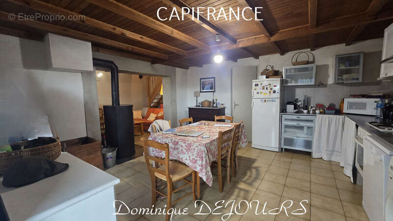 Proche d'Albon d'Ardèche dans la vallée de la Glueyre, maison de 95m² avec un garage, terrasse et terrain - photo 6