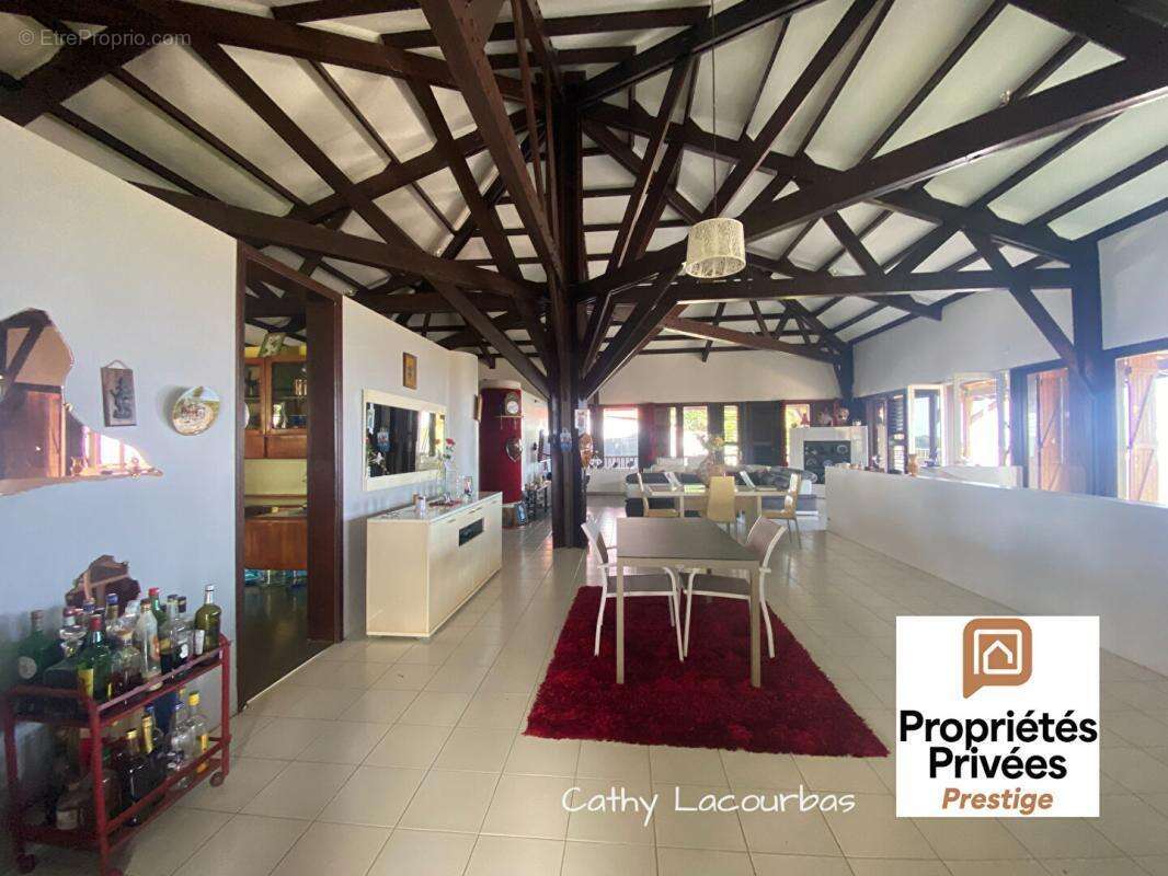 Maison à PETIT-BOURG