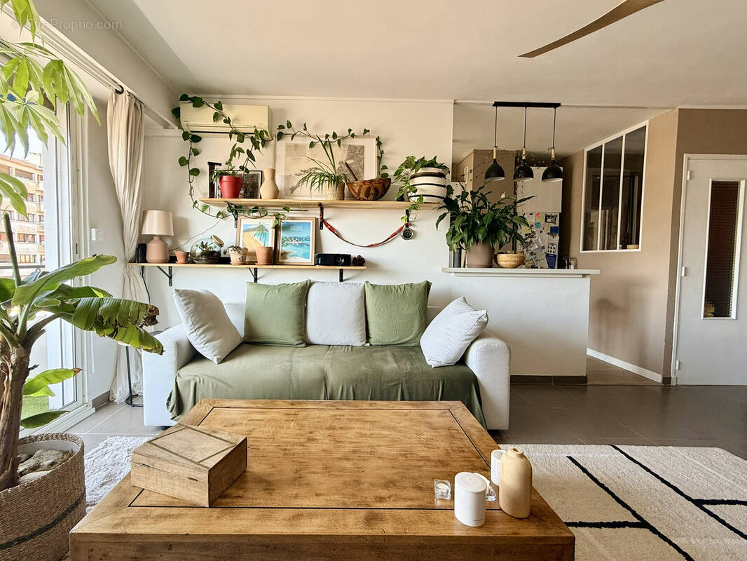 Appartement à MARSEILLE-4E