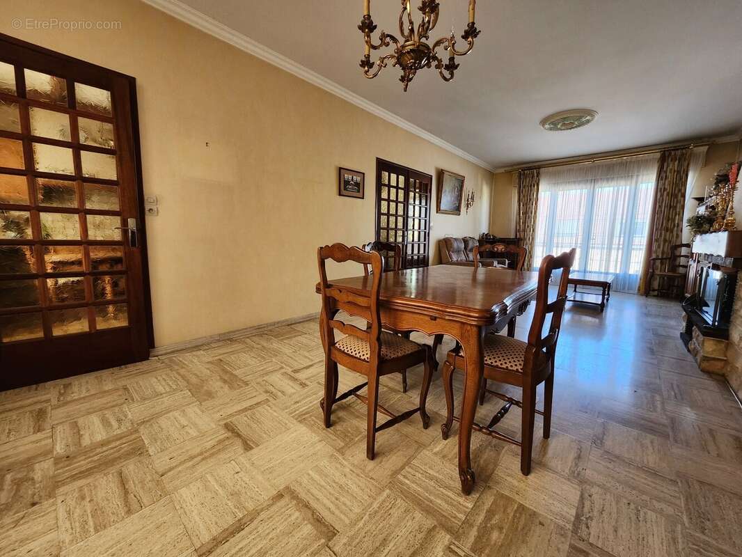 Séjour espace salle à manger - Maison à HENIN-BEAUMONT