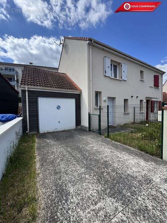 Maison à ETAMPES