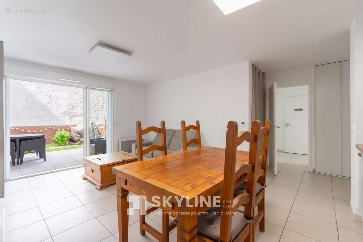 Appartement à MARSEILLE-5E