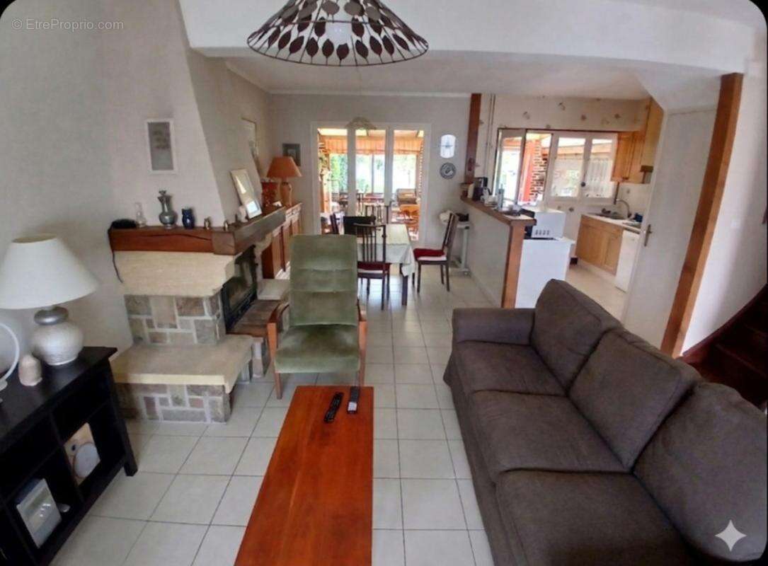 Maison à NEUVILLE-SAINT-REMY