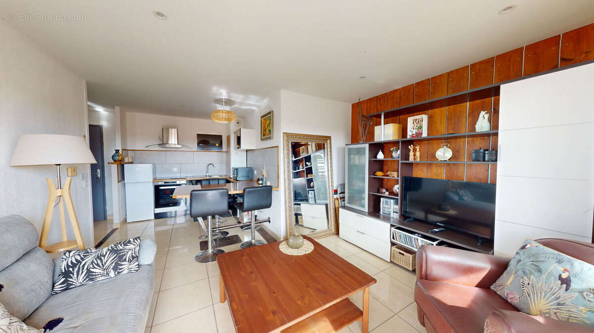 Appartement à SAINT-LAURENT-DE-LA-SALANQUE