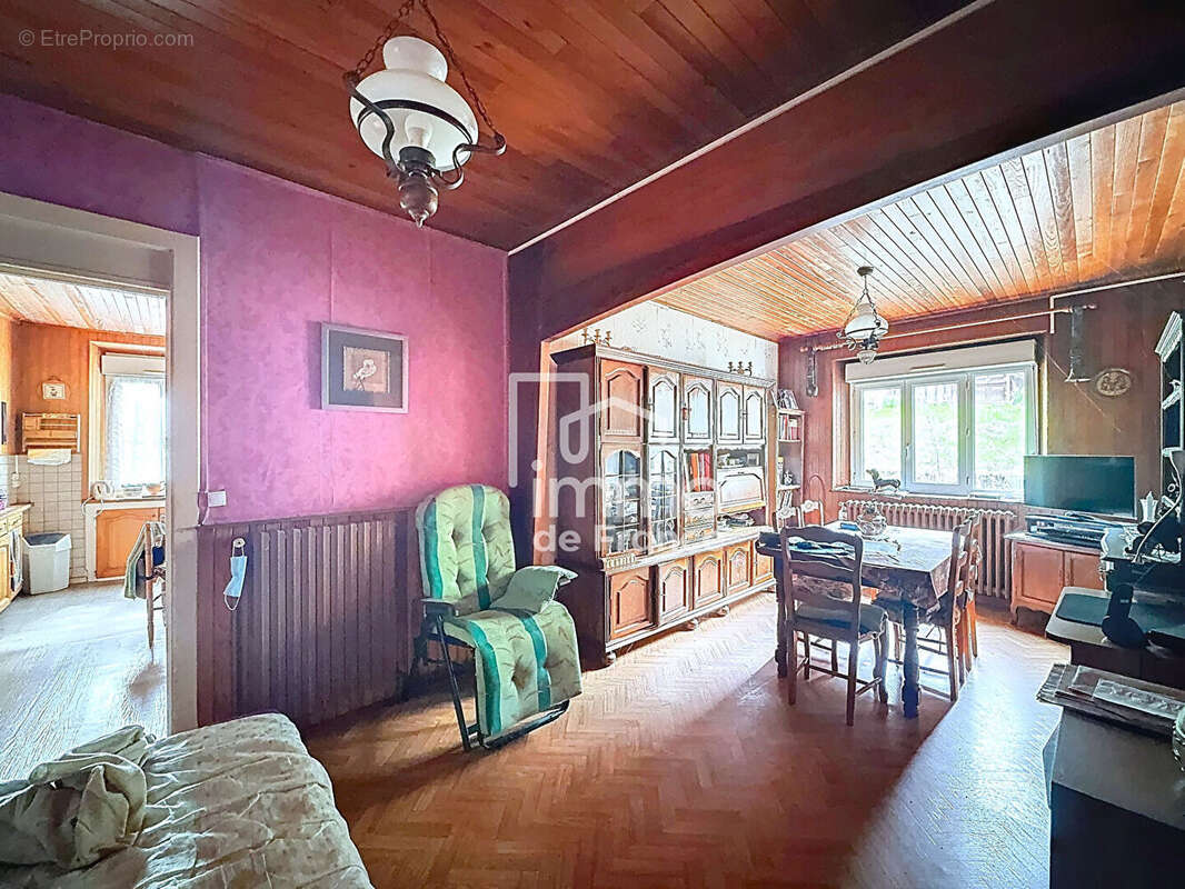 Maison à BELLEGARDE-SUR-VALSERINE