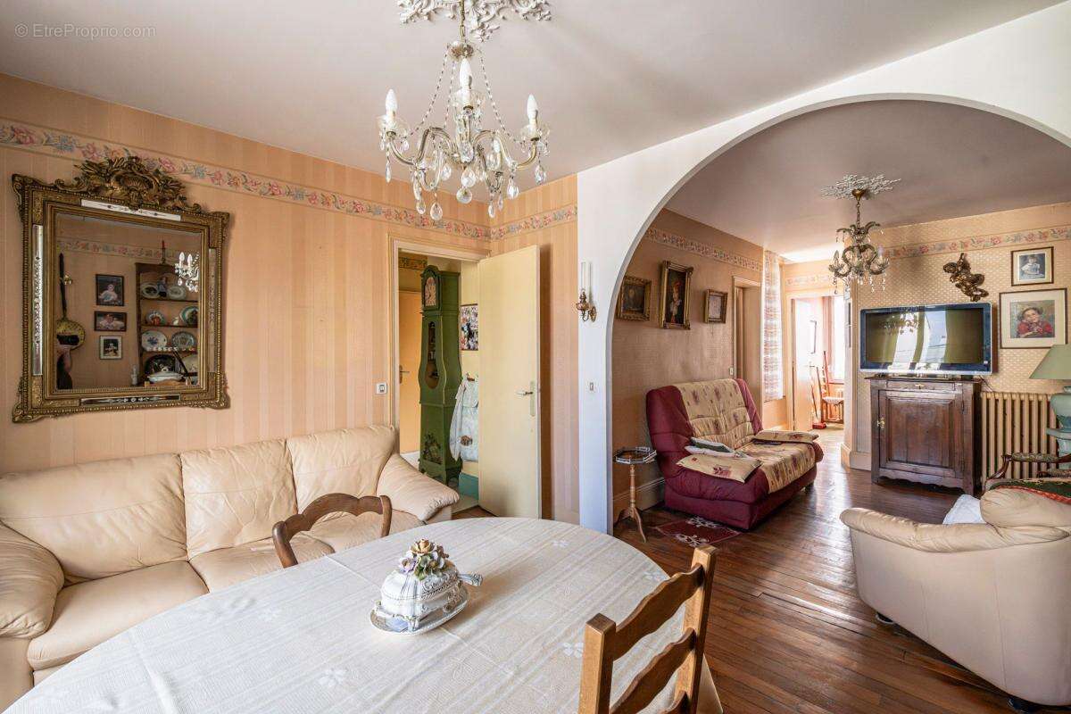 Maison à CHARLEVILLE-MEZIERES