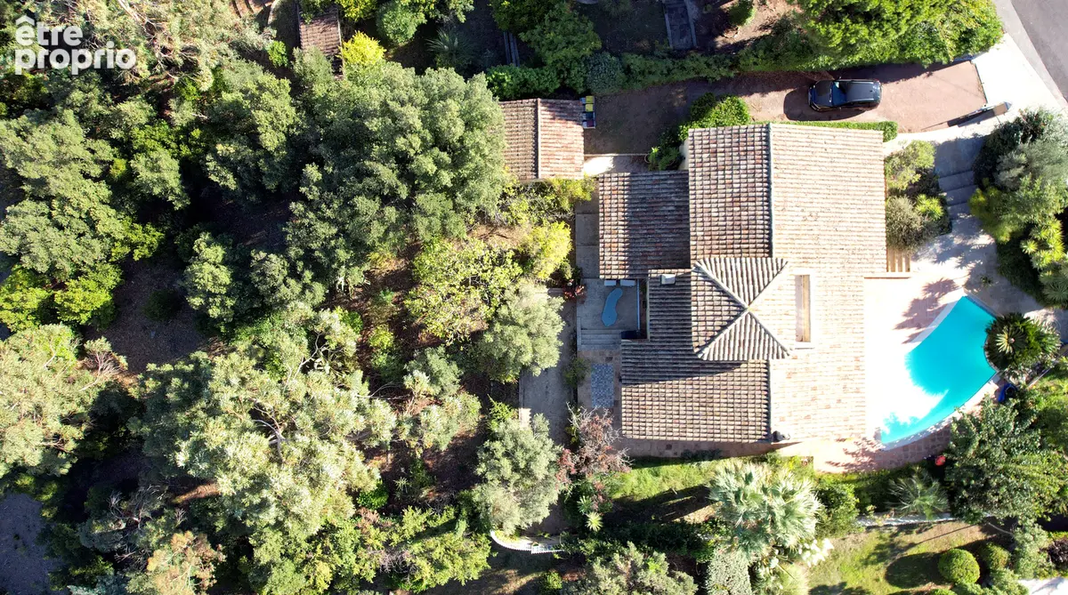 Villa provençale à vendre à Sainte Maxime, à quelques pas des plages - photo 4
