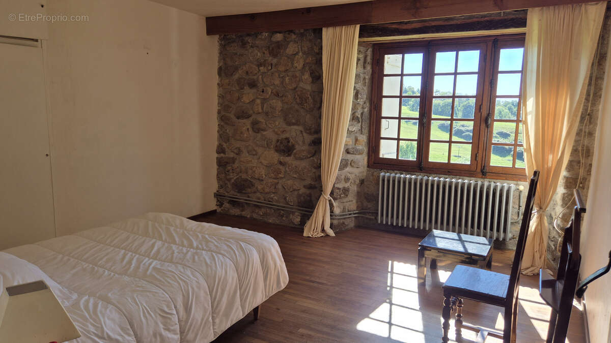 Maison à SAINT-CERNIN