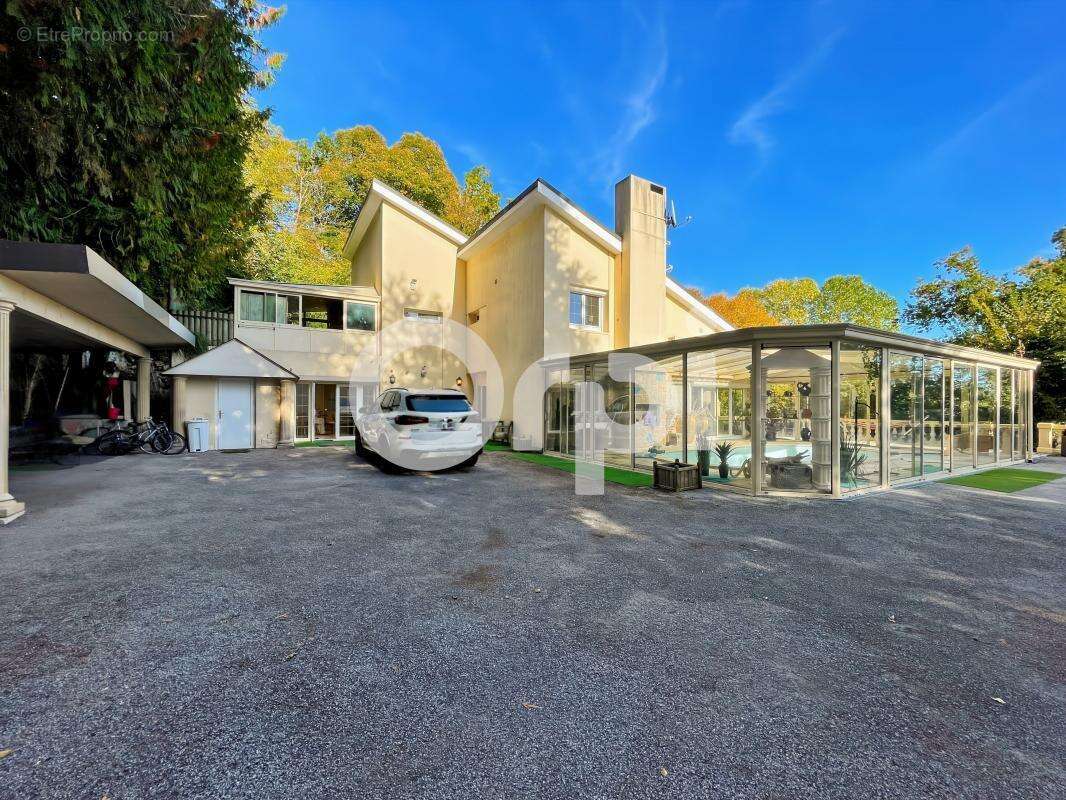 Maison à ARNIERES-SUR-ITON