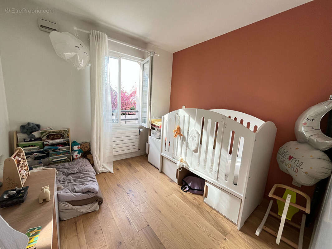 Appartement à SARTROUVILLE