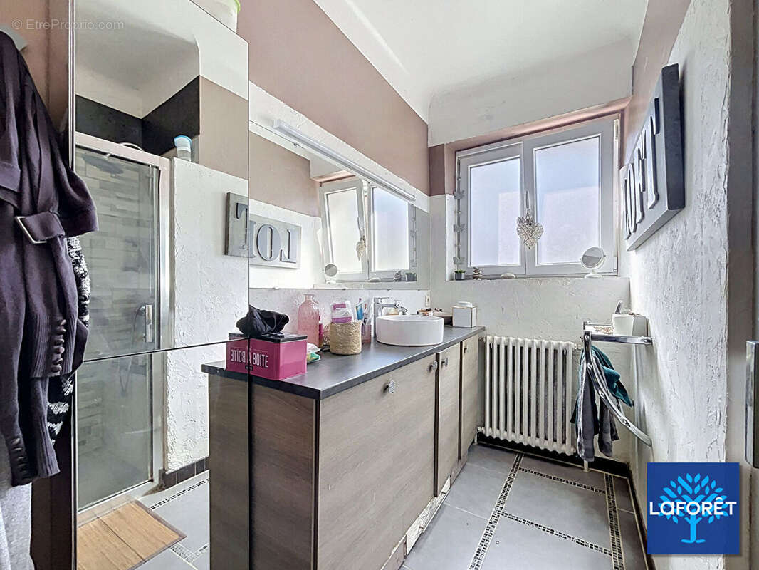 BLOIS - Maison avec vue dégagée et beau potentiel - photo 6