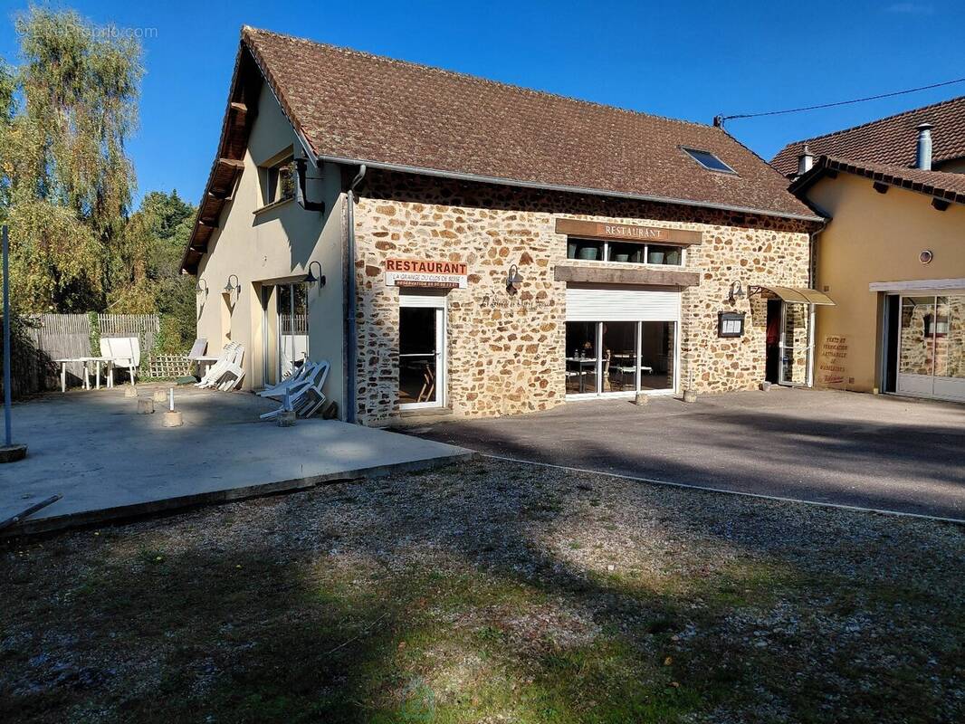 Maison à SAINT-YRIEIX-LA-PERCHE