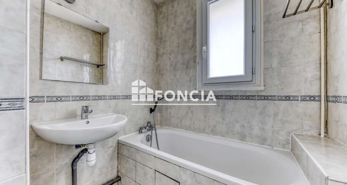 T4 61 m2 avec cave et parking secteur Parilly - photo 10