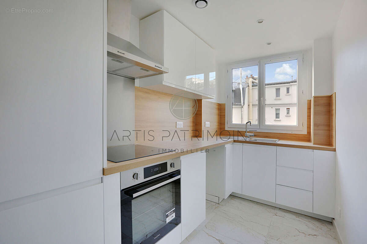 Appartement à PARIS-15E