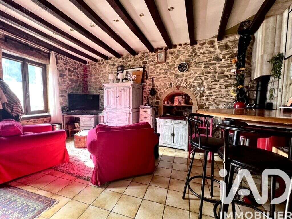 Photo 3 - Maison à COURZIEU