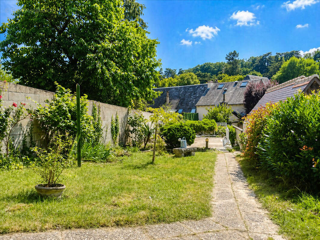 Maison à POCE-SUR-CISSE