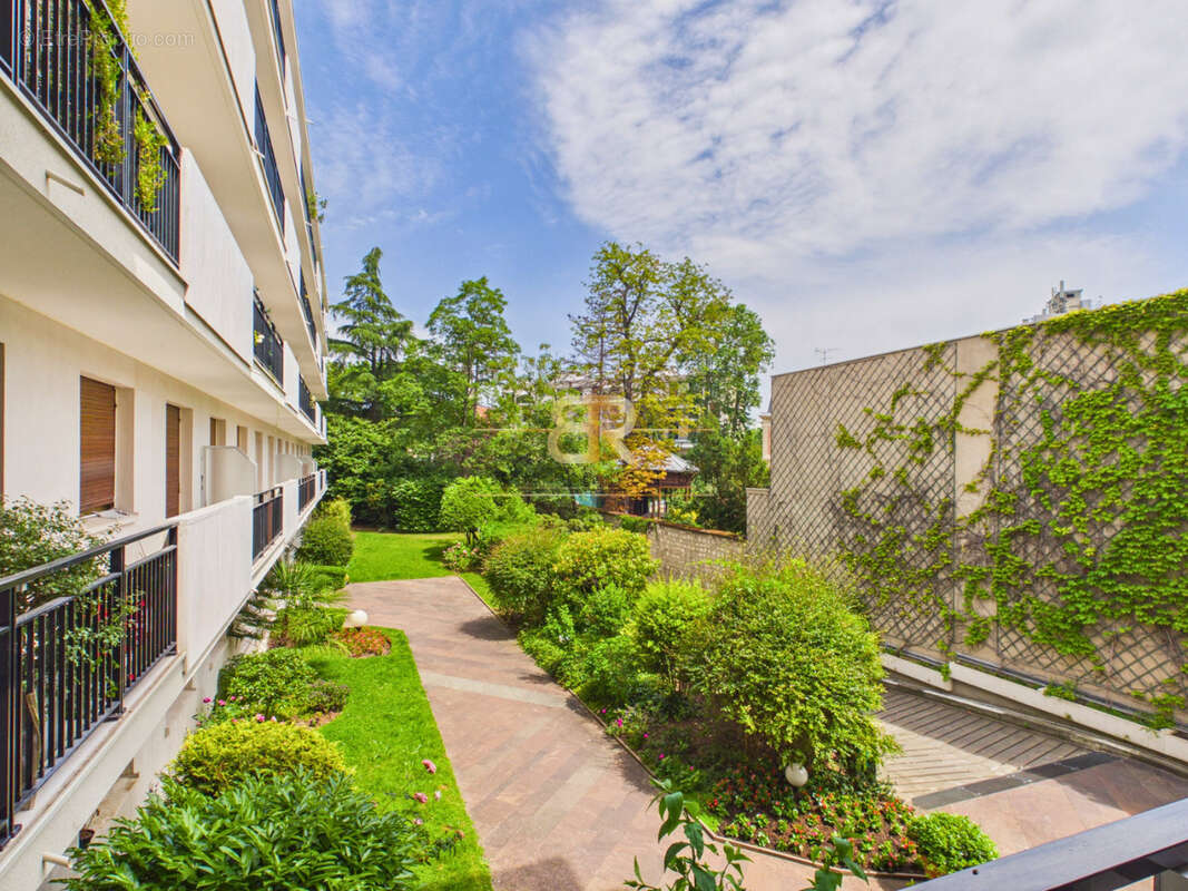Appartement à NEUILLY-SUR-SEINE