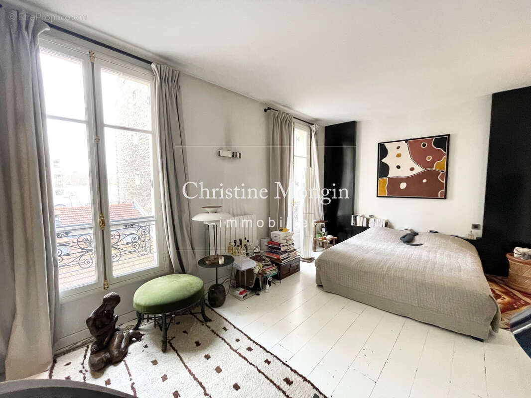 Appartement à NEUILLY-SUR-SEINE
