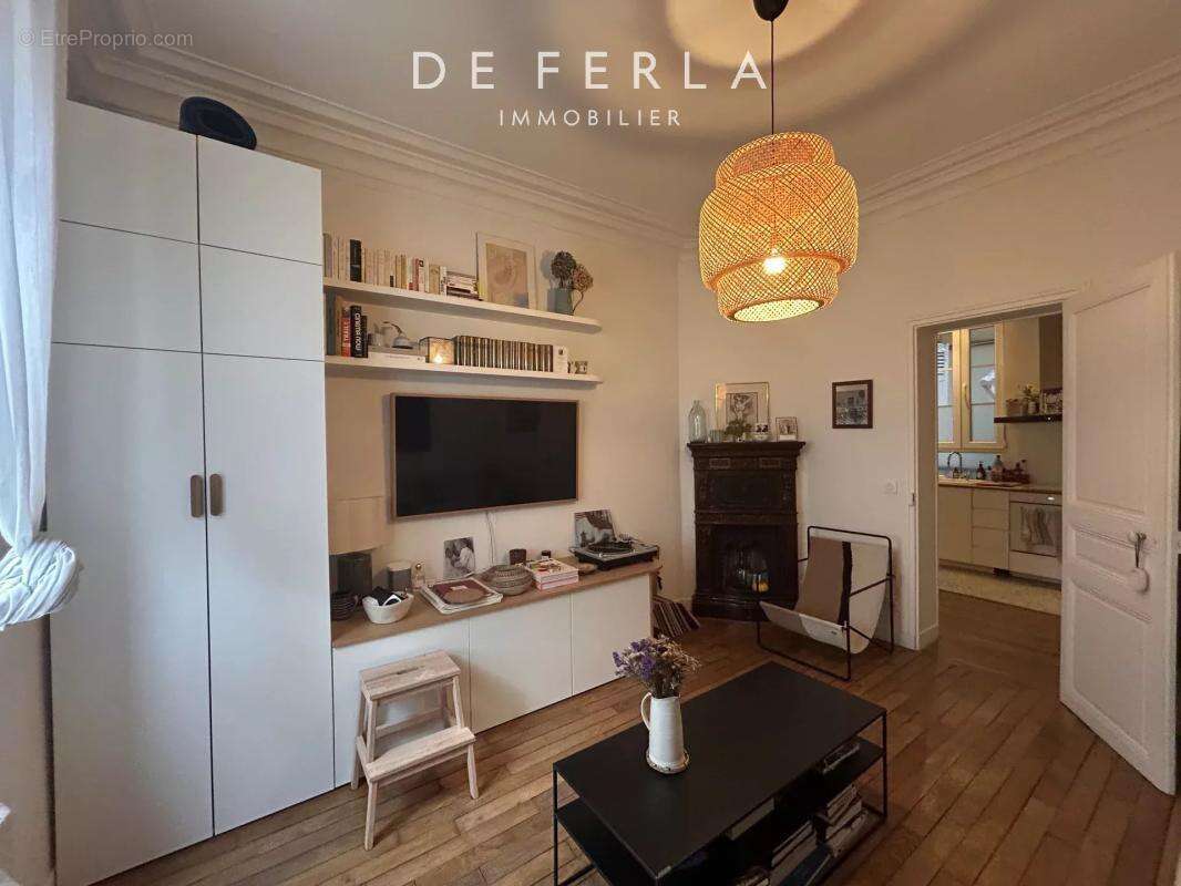 Appartement à PARIS-16E