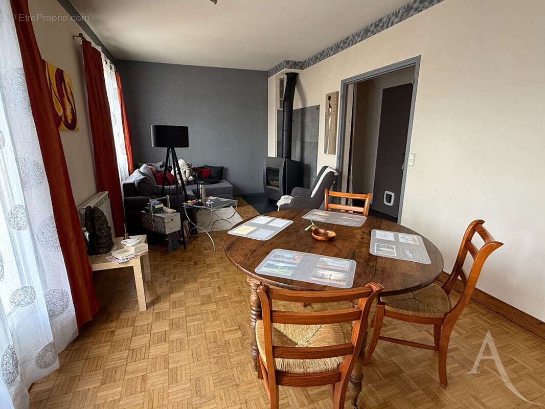 Maison à MONDEVILLE