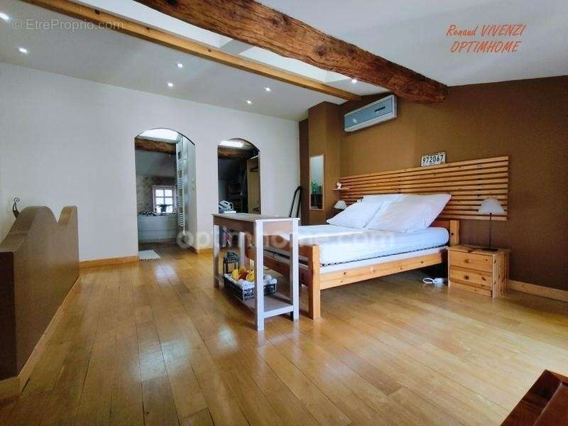  Maison de caractère divisée en 2 logements – Opportunité rare au cœur de PRADES - photo 8