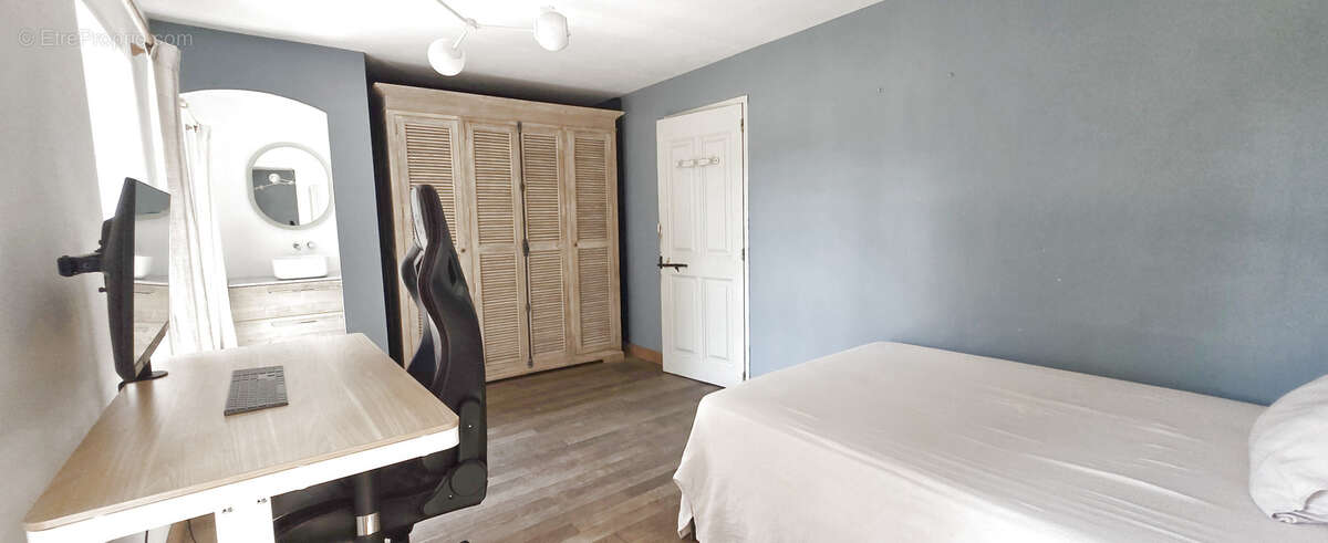 Superbe mas rénové avec piscine + option de parcelle détachable à  Trets (13) - photo 20