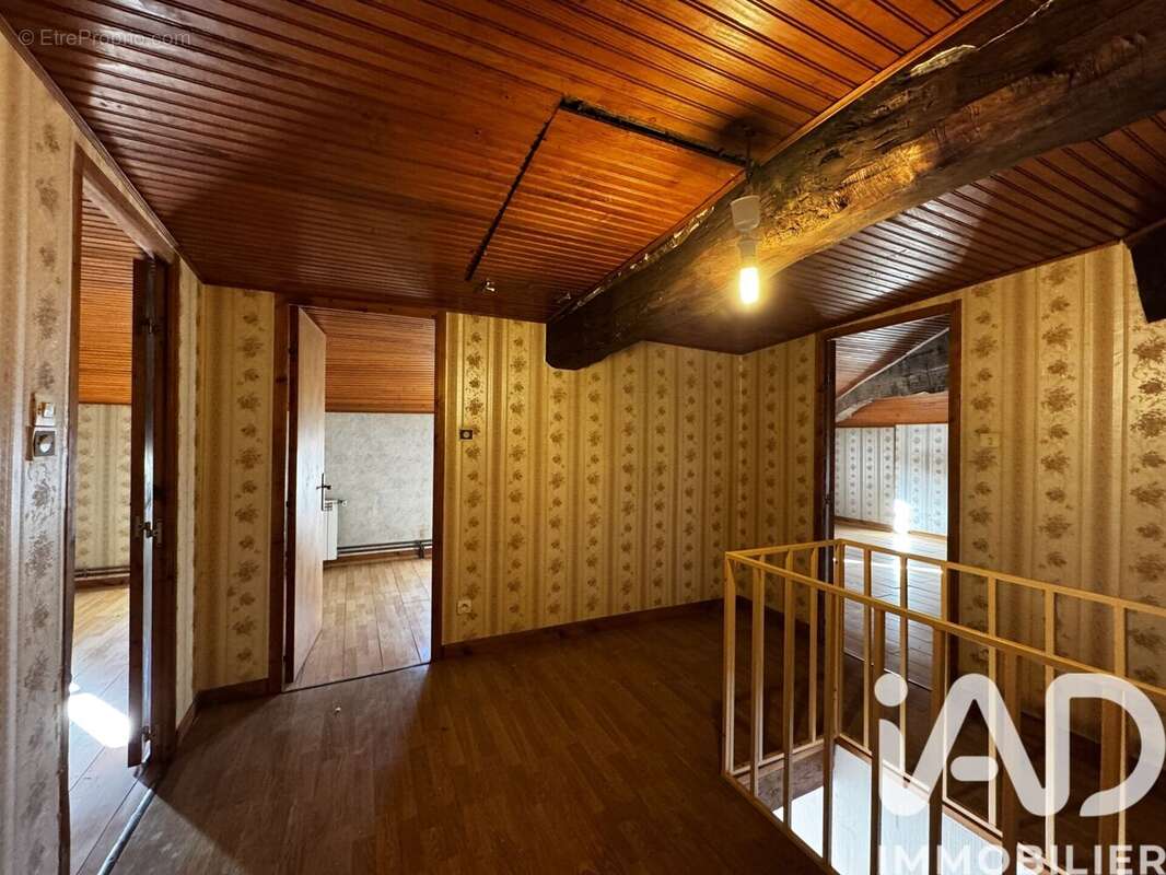 Maison 112 m² à Courpignac  - photo 8