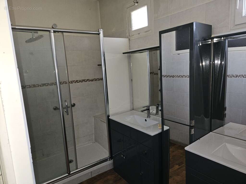 Commerce à AIGUILLON