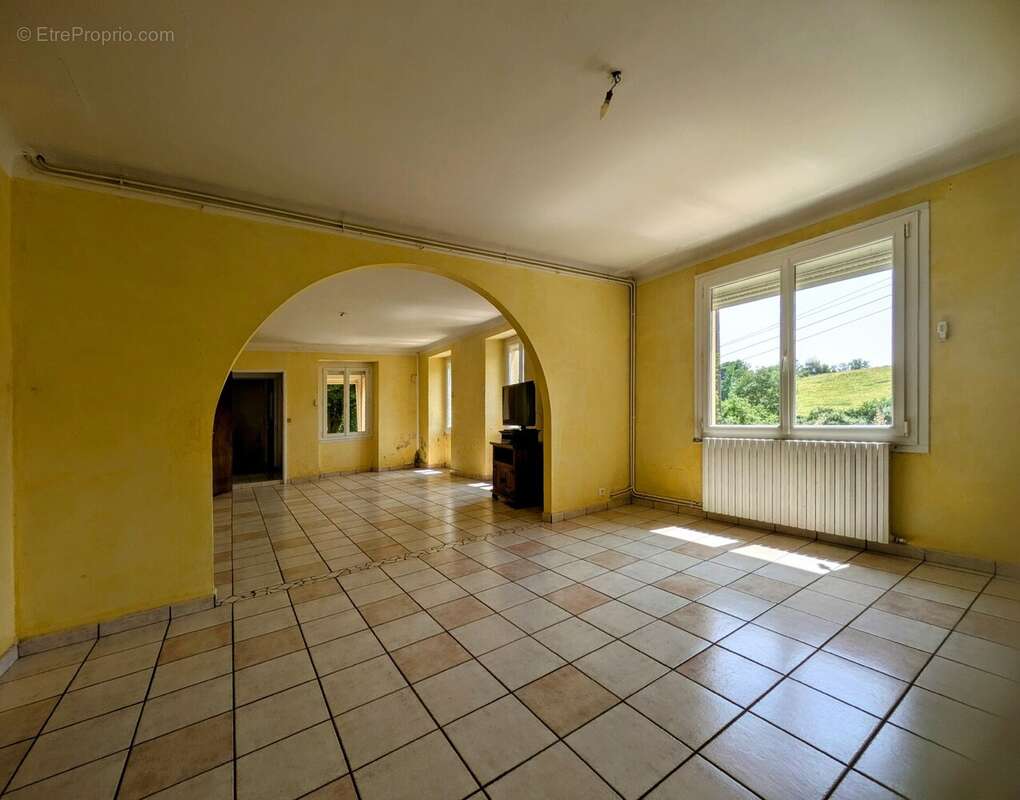 Maison à ESTIPOUY
