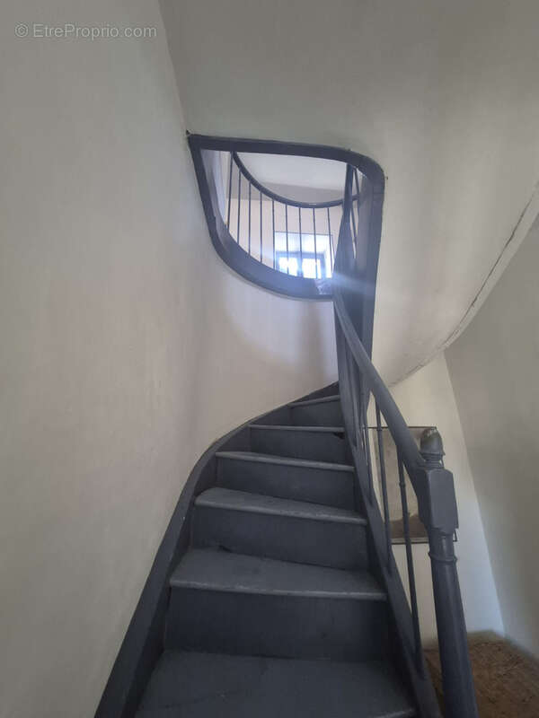 Maison de maître 290 m2 avec 7 chambres, remise et cour   Azille - photo 35